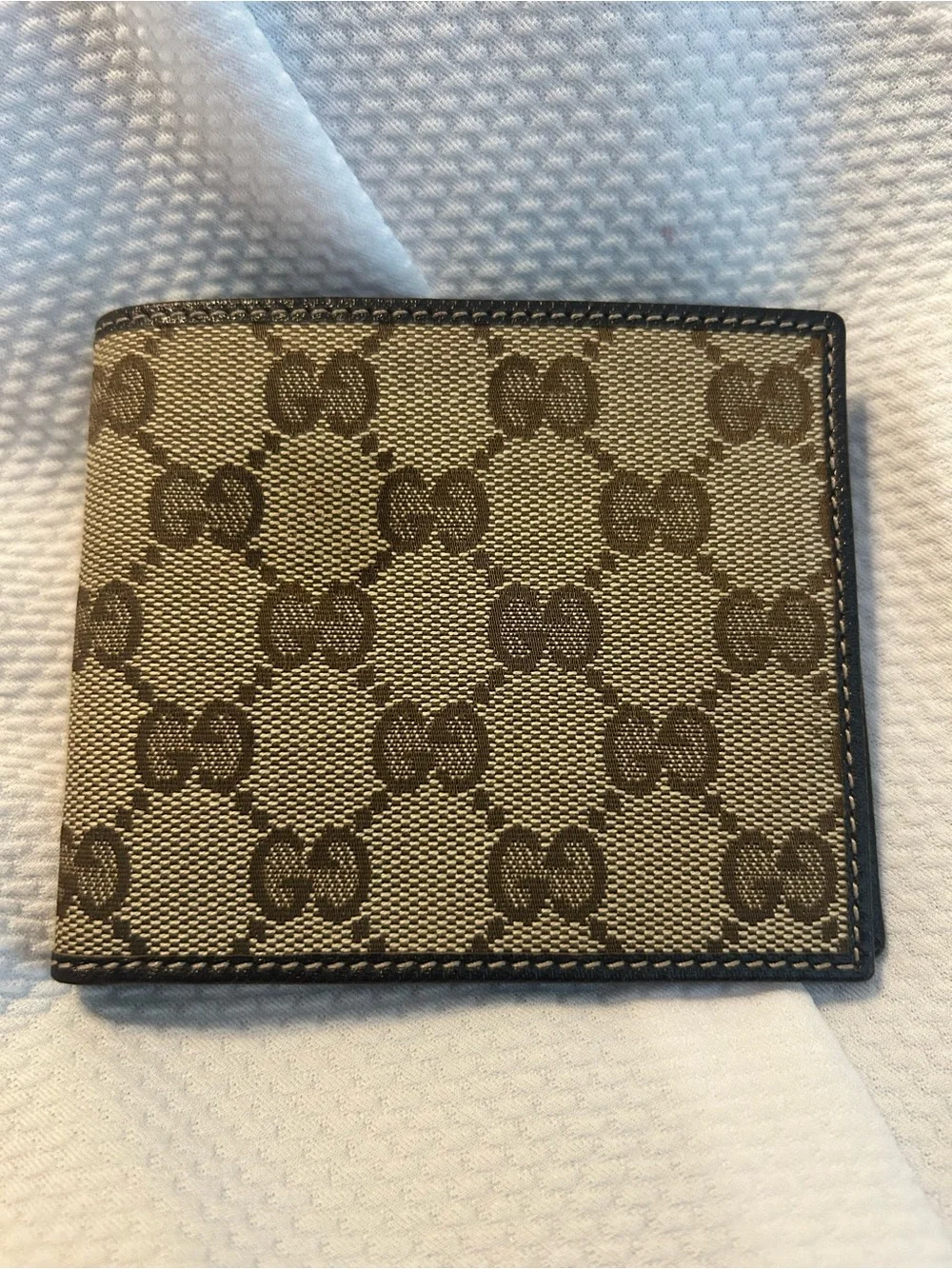 BRAND NEW Gucci Bi-Fold Wallet
